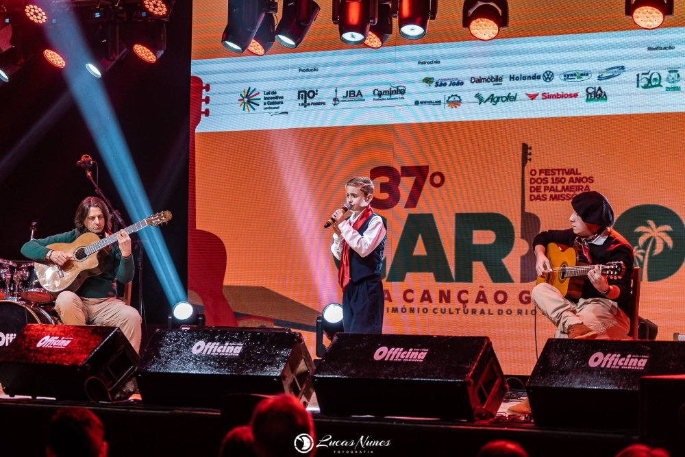 18 intérpretes se apresentam no 22º Carijinho